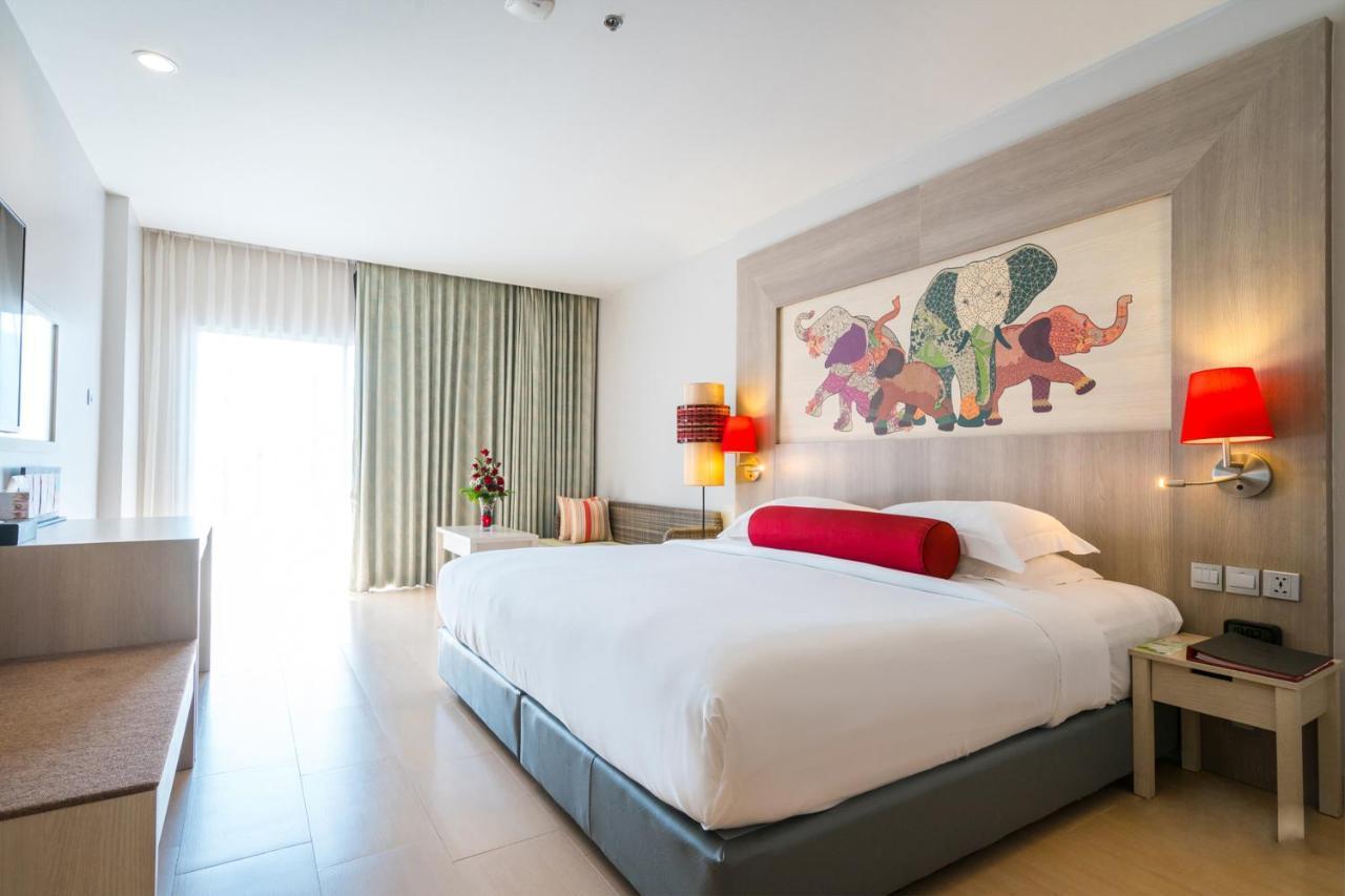Ramada By Wyndham Phuket Deevana Patong Exterior foto