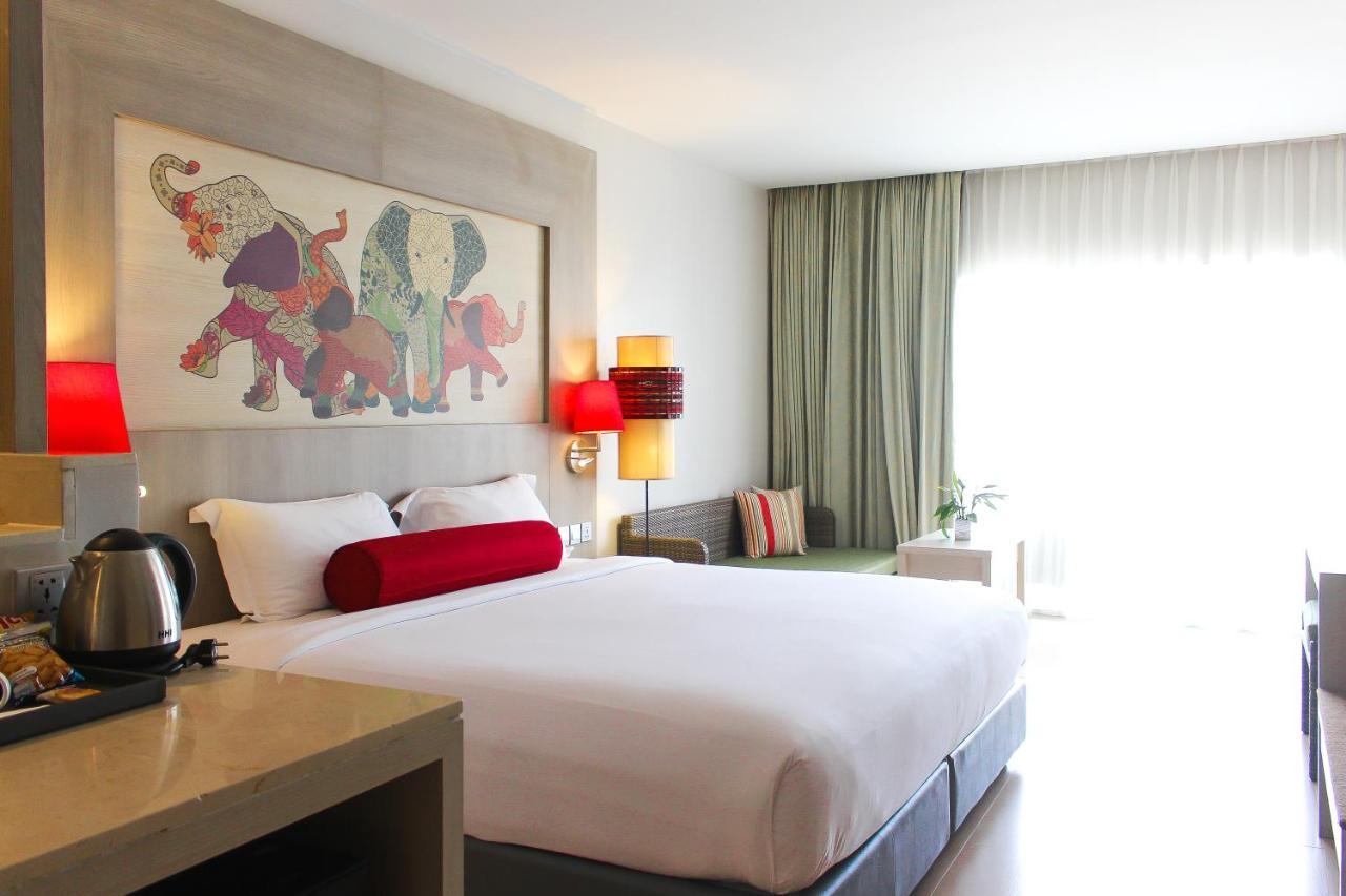 Ramada By Wyndham Phuket Deevana Patong Exterior foto