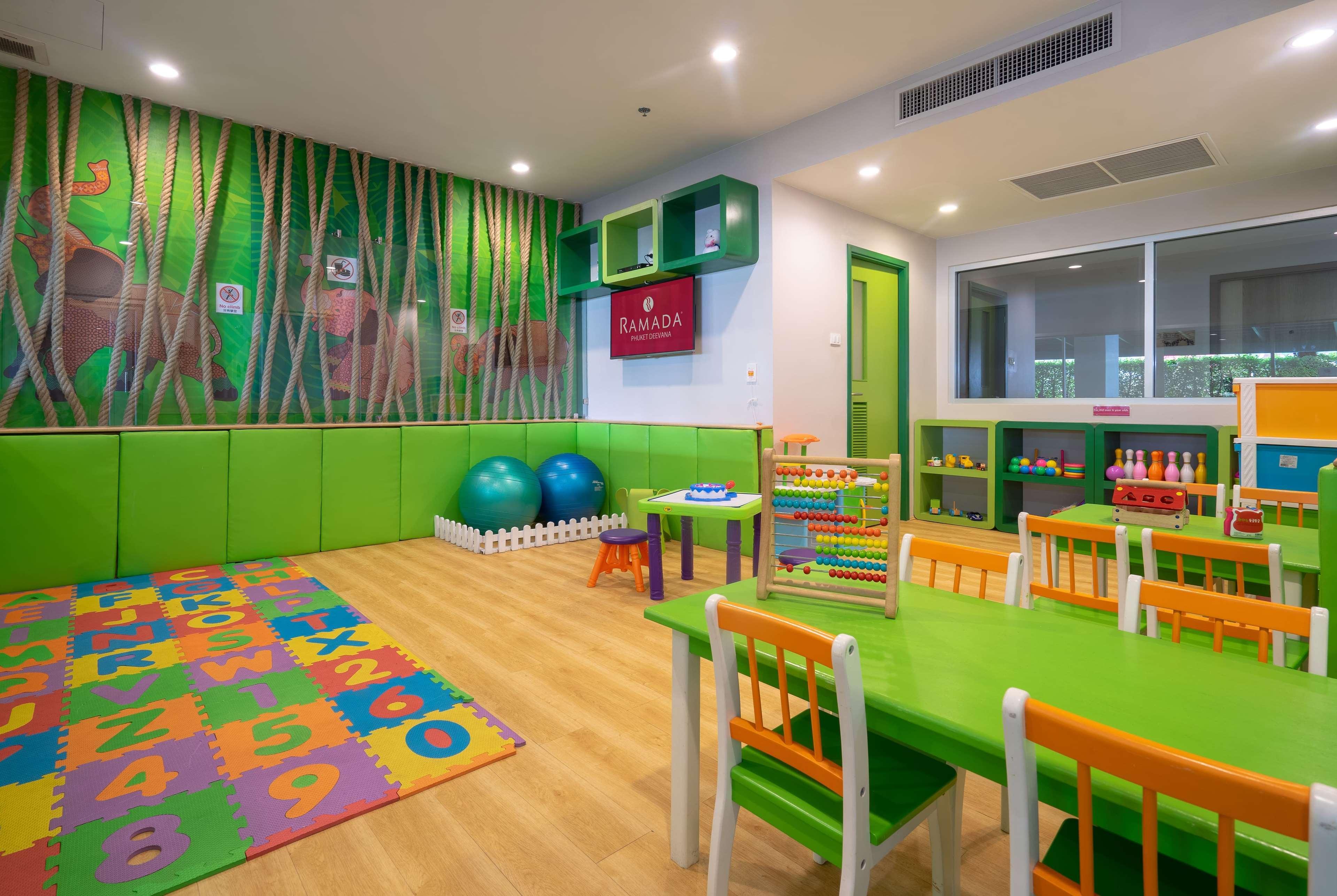 Ramada By Wyndham Phuket Deevana Patong Exterior foto