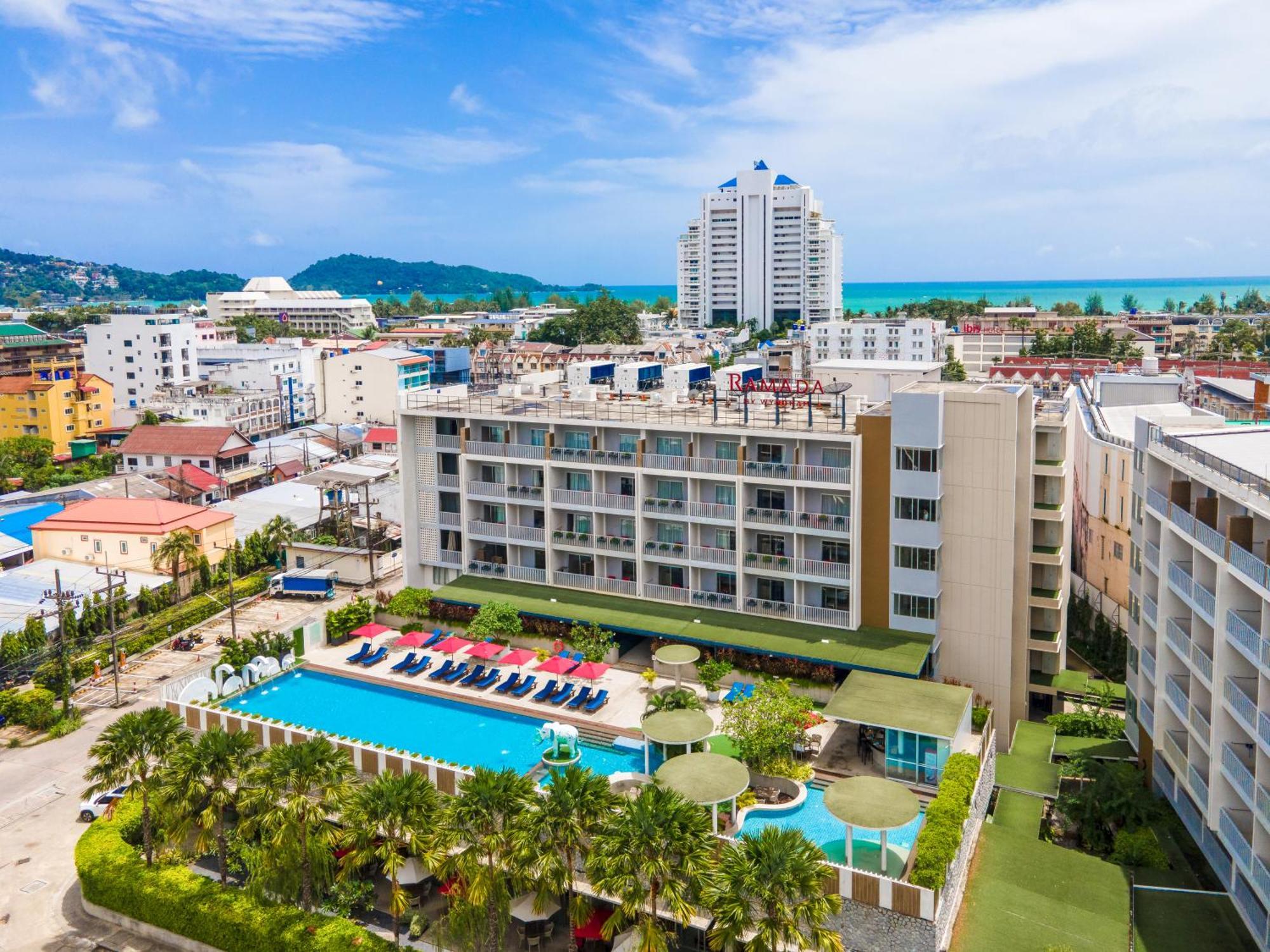 Ramada By Wyndham Phuket Deevana Patong Exterior foto