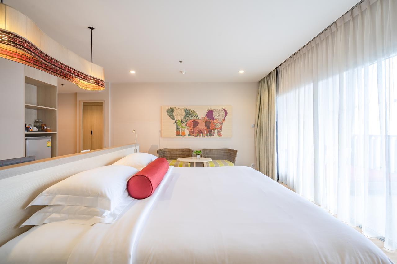 Ramada By Wyndham Phuket Deevana Patong Exterior foto