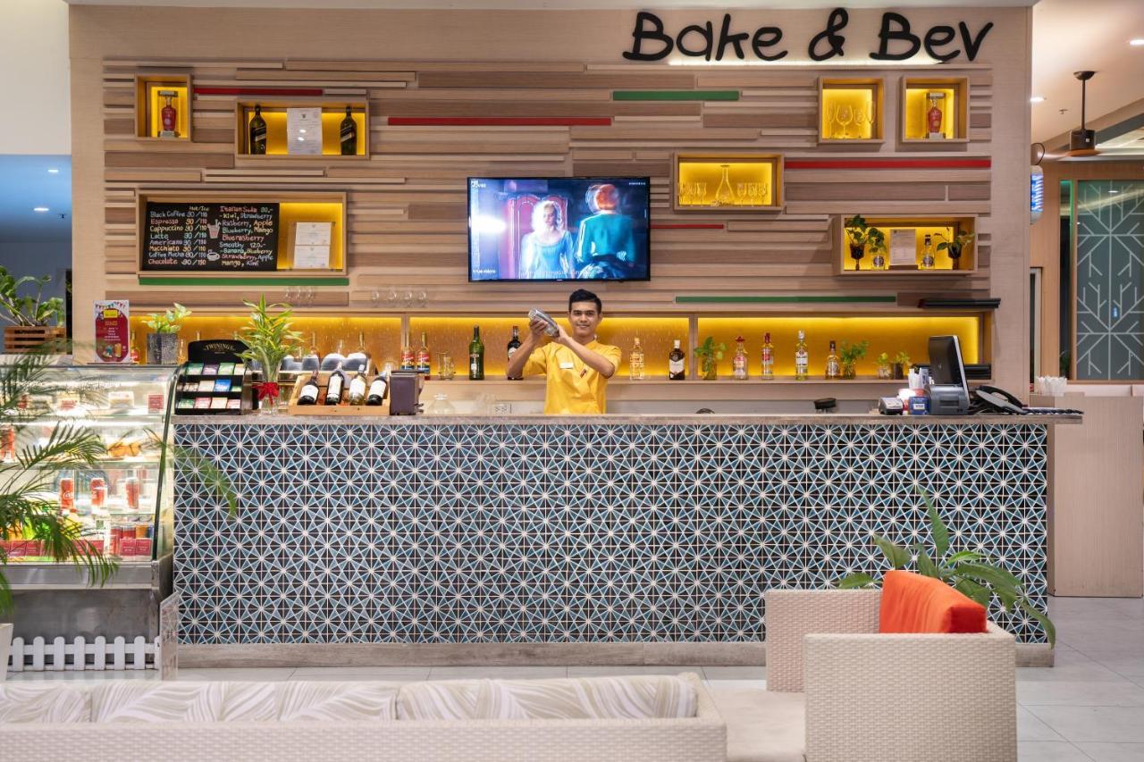 Ramada By Wyndham Phuket Deevana Patong Exterior foto